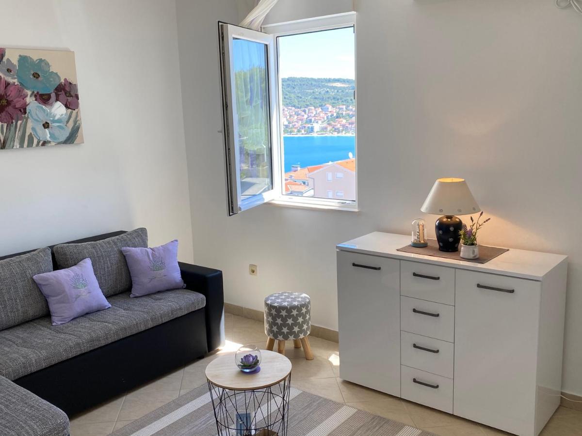 Apartment Tihana Трогир Екстериор снимка