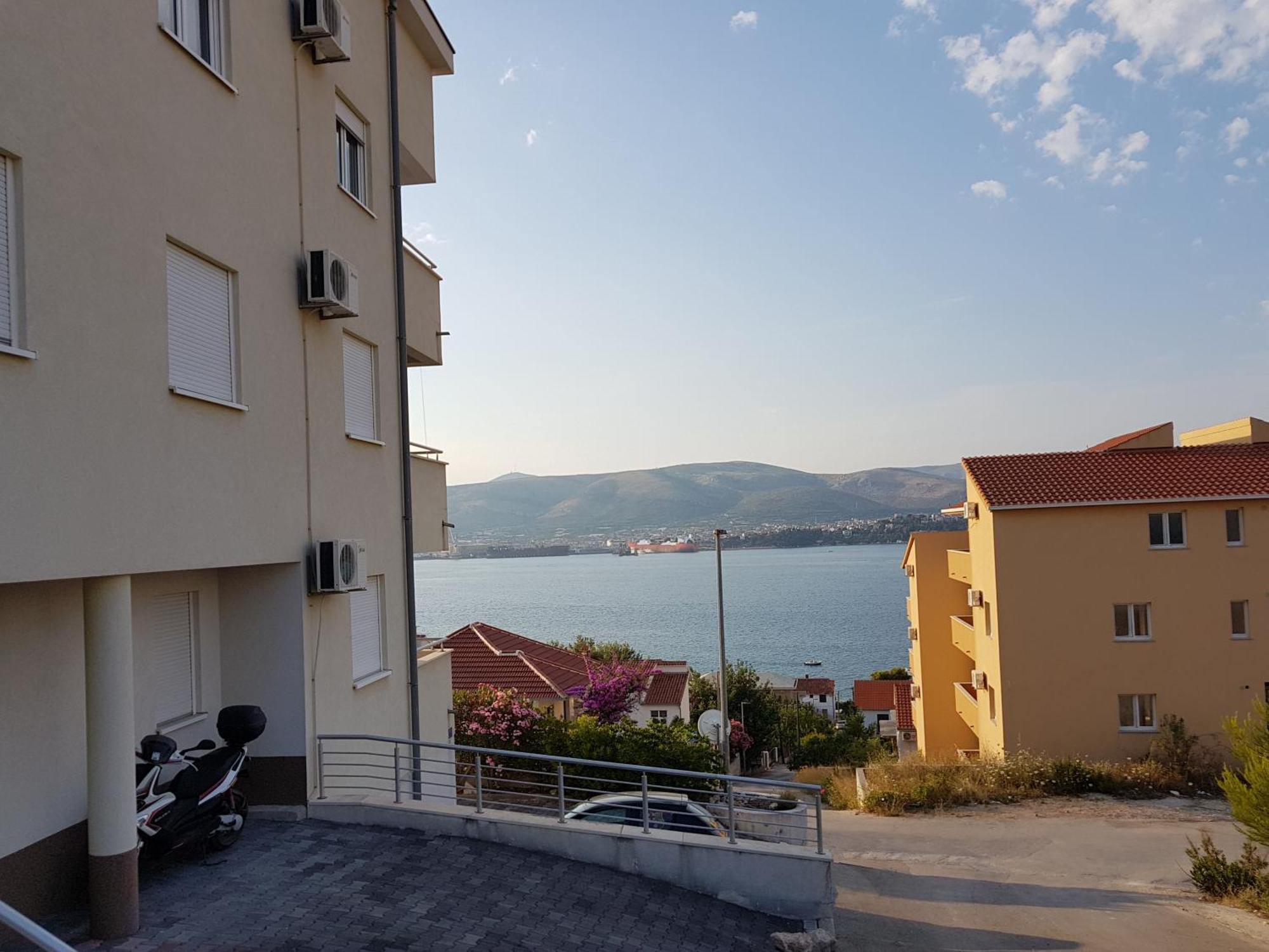 Apartment Tihana Трогир Екстериор снимка