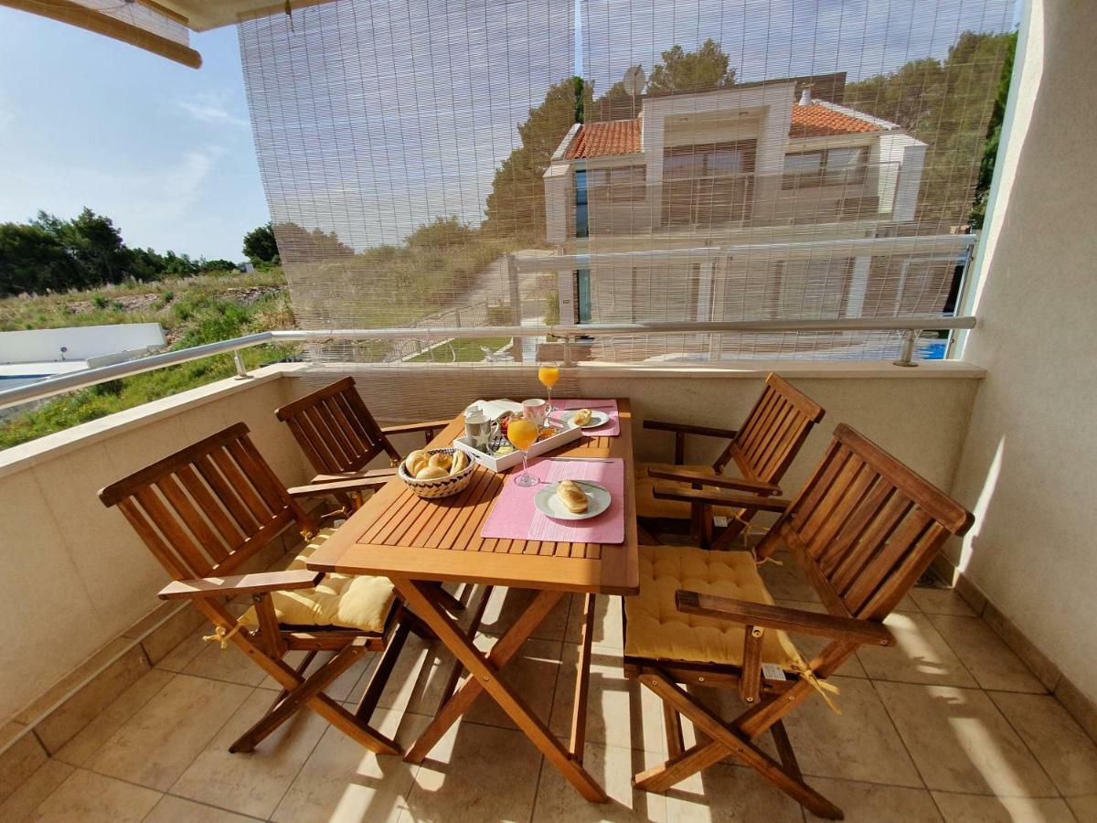 Apartment Tihana Трогир Екстериор снимка