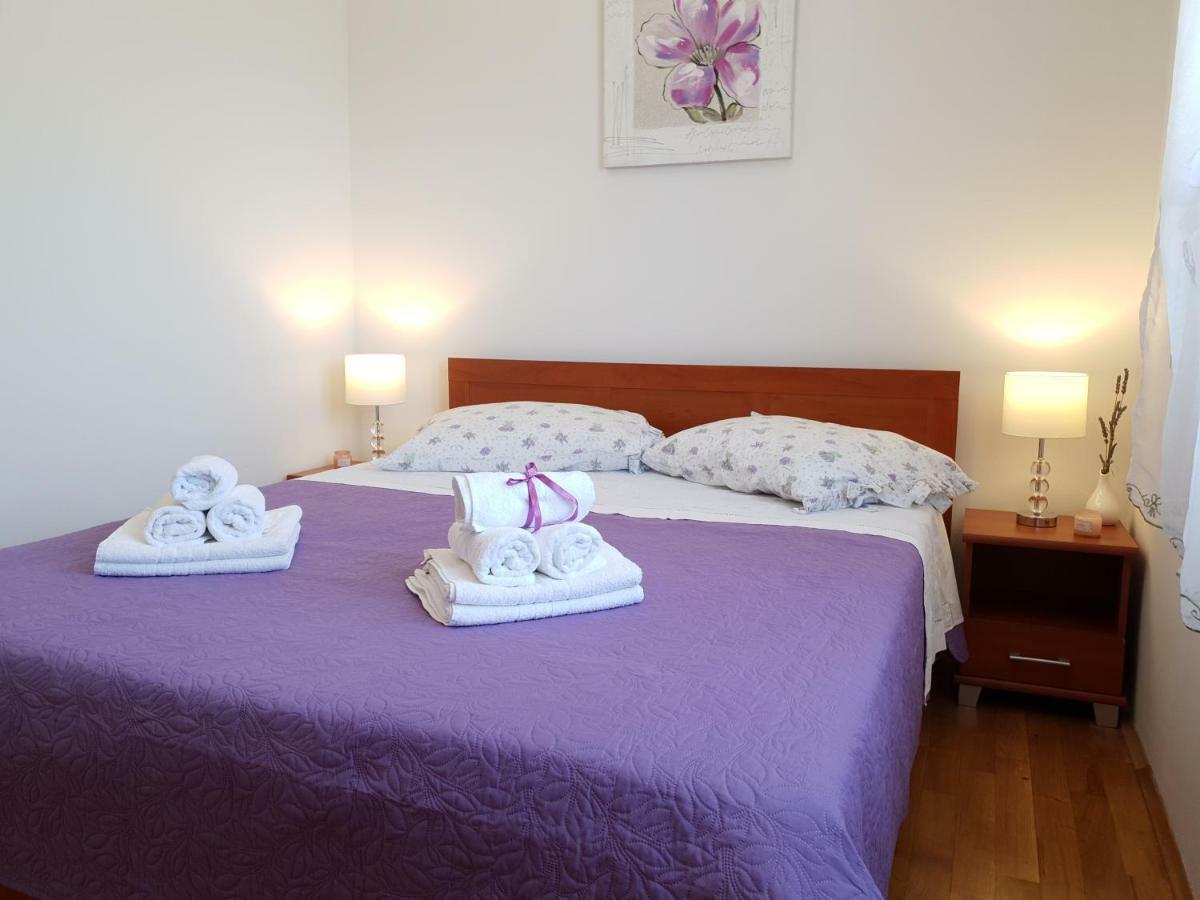 Apartment Tihana Трогир Екстериор снимка