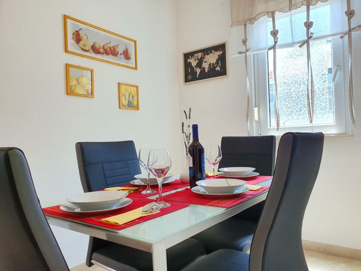 Apartment Tihana Трогир Екстериор снимка