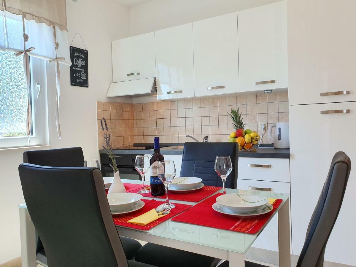 Apartment Tihana Трогир Екстериор снимка