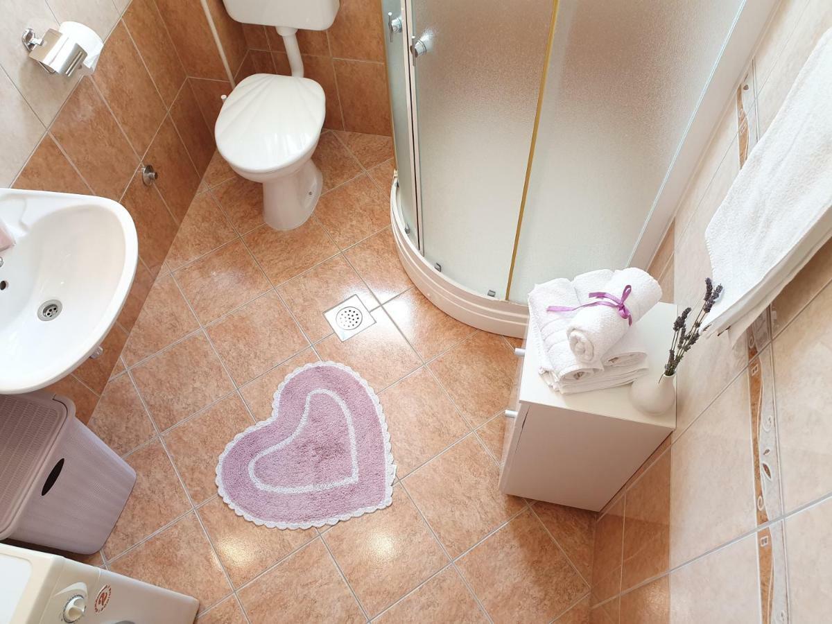 Apartment Tihana Трогир Екстериор снимка