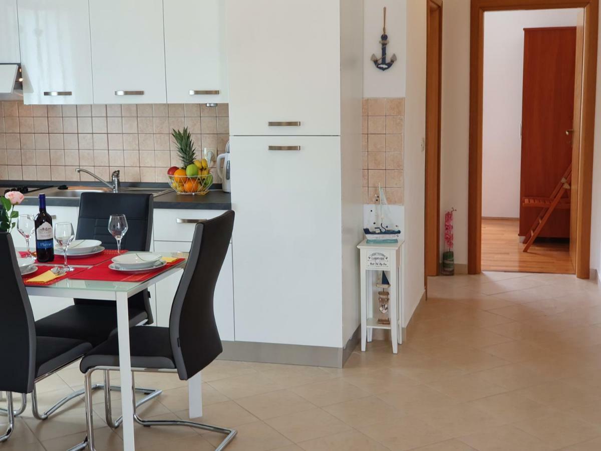 Apartment Tihana Трогир Екстериор снимка