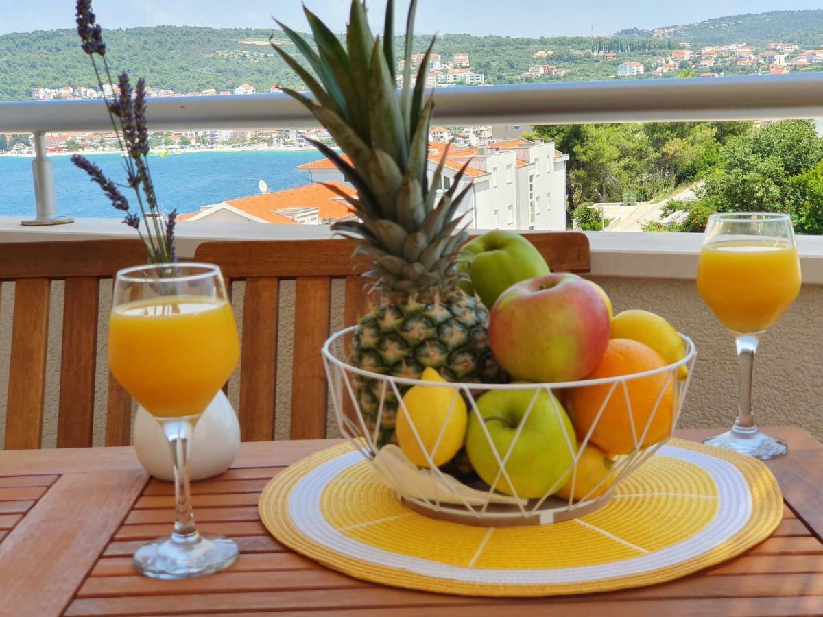 Apartment Tihana Трогир Екстериор снимка