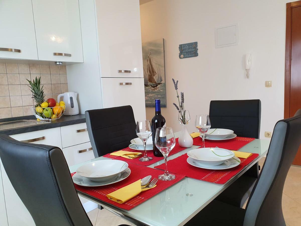 Apartment Tihana Трогир Екстериор снимка