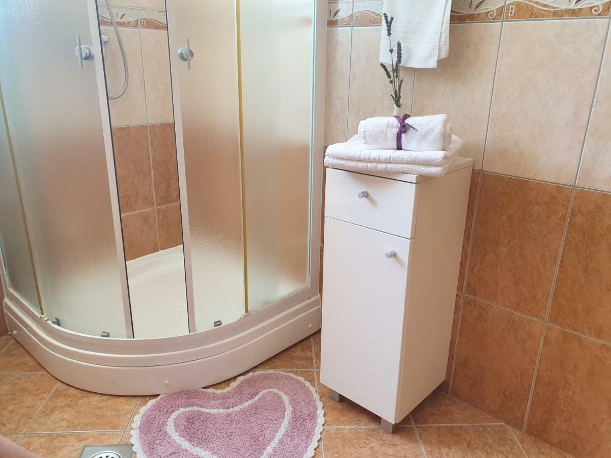 Apartment Tihana Трогир Екстериор снимка