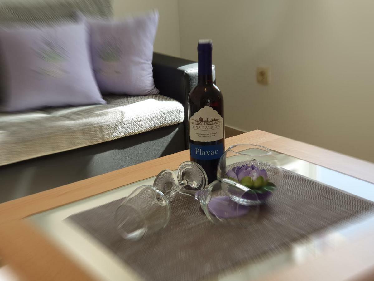 Apartment Tihana Трогир Екстериор снимка